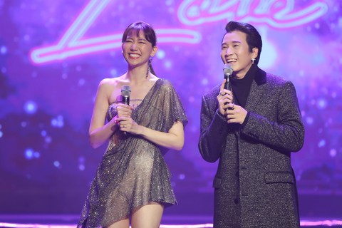Dù mưa to dai dẳng, live concert của Hari Won vẫn không một ghế trống - Ảnh 9. Dù mưa to dai dẳng, live concert của Hari Won vẫn không một ghế trống - Ảnh 9.