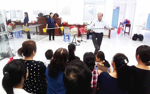 Lửa nghề truyền mãi ngàn sau - Kỳ 6: Nửa thế kỷ giữ nghề hát xưa - Ảnh 1. Lửa nghề truyền mãi ngàn sau - Kỳ 6: Nửa thế kỷ giữ nghề hát xưa - Ảnh 1.