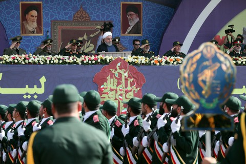 Iran rầm rộ duyệt binh khoe vũ khí tối tân - Ảnh 1. Iran rầm rộ duyệt binh khoe vũ khí tối tân - Ảnh 1.