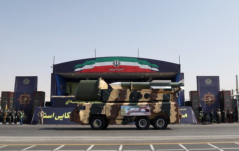 Iran rầm rộ duyệt binh khoe vũ khí tối tân - Ảnh 6. Iran rầm rộ duyệt binh khoe vũ khí tối tân - Ảnh 6.