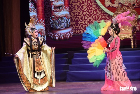 Ngọc Huyền, Tú Sương cùng hóa thân thành nàng Dương Quý Phi - Ảnh 5. Ngọc Huyền, Tú Sương cùng hóa thân thành nàng Dương Quý Phi - Ảnh 5.