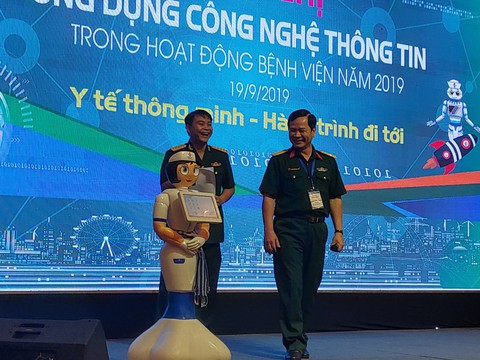 Cô Tấm robot chăm sóc người bệnh - Ảnh 1. Cô Tấm robot chăm sóc người bệnh - Ảnh 1.