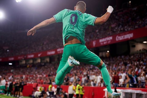 Benzema lập công đưa Real Madrid lên nhì bảng - Ảnh 1. Benzema lập công đưa Real Madrid lên nhì bảng - Ảnh 1.