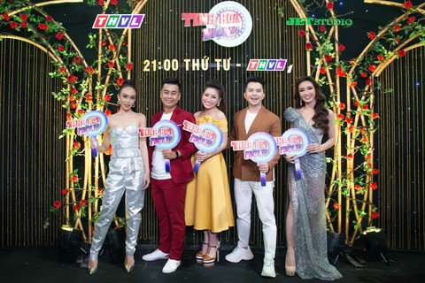 Nghệ sĩ Phương Dung, Hồng Vân ngồi ghế nóng Tinh hoa hội tụ mùa 2 - Ảnh 3. Nghệ sĩ Phương Dung, Hồng Vân ngồi ghế nóng Tinh hoa hội tụ mùa 2 - Ảnh 3.