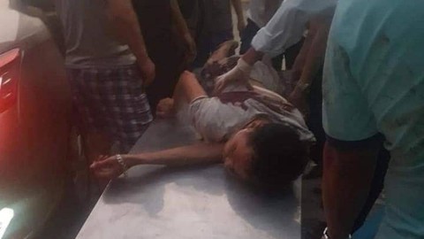 Ngăn con trai và bạn xô xát, người cha bị đâm tử vong - Ảnh 1. Ngăn con trai và bạn xô xát, người cha bị đâm tử vong - Ảnh 1.