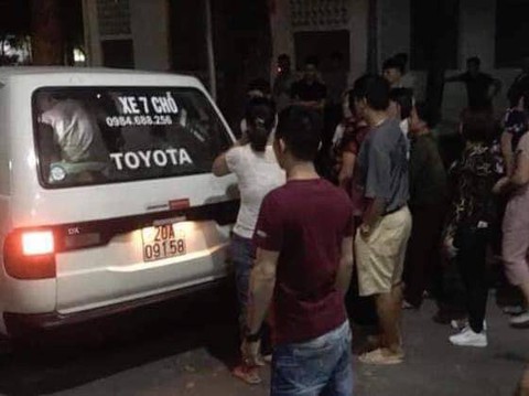 Ngăn con trai và bạn xô xát, người cha bị đâm tử vong - Ảnh 2. Ngăn con trai và bạn xô xát, người cha bị đâm tử vong - Ảnh 2.