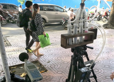 Không thể trời mù, thông tin cũng mịt mù - Ảnh 1. Không thể trời mù, thông tin cũng mịt mù - Ảnh 1.