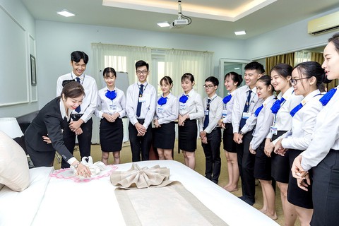 Trường trung cấp Du lịch và khách sạn Saigontourist 30 năm xây dựng và phát triển - Ảnh 2. Trường trung cấp Du lịch và khách sạn Saigontourist 30 năm xây dựng và phát triển - Ảnh 2.