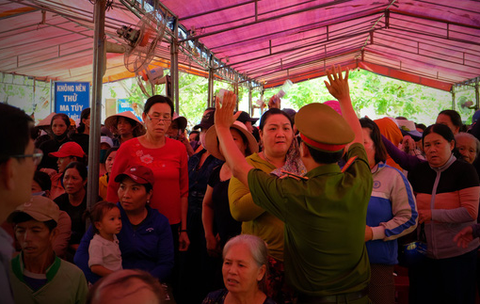 Căng thẳng đối thoại rác thải ở Quảng Ngãi - Ảnh 7. Căng thẳng đối thoại rác thải ở Quảng Ngãi - Ảnh 7.
