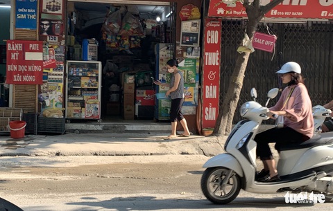 Nhiều tuyến phố Hà Nội bụi mù mịt - Ảnh 3. Nhiều tuyến phố Hà Nội bụi mù mịt - Ảnh 3.