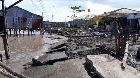 5 bộ cùng đi kiểm tra sạt lở ở đồng bằng sông Cửu Long - Ảnh 1. 5 bộ cùng đi kiểm tra sạt lở ở đồng bằng sông Cửu Long - Ảnh 1.