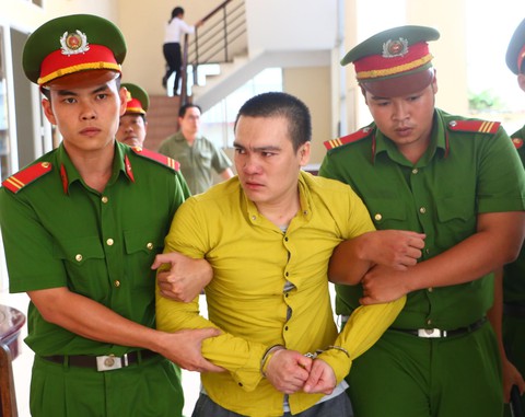 Tuyên tử hình bị cáo cướp tài sản, giết người tại Bình Dương - Ảnh 1. Tuyên tử hình bị cáo cướp tài sản, giết người tại Bình Dương - Ảnh 1.
