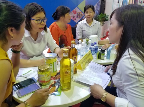 Hàng ngàn sản vật của 45 tỉnh thành ê hề trước mắt người Sài Gòn - Ảnh 11. Hàng ngàn sản vật của 45 tỉnh thành ê hề trước mắt người Sài Gòn - Ảnh 11.