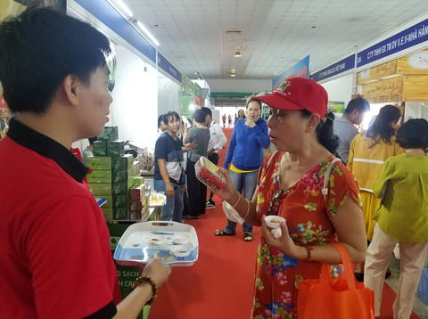 Hàng ngàn sản vật của 45 tỉnh thành ê hề trước mắt người Sài Gòn - Ảnh 5. Hàng ngàn sản vật của 45 tỉnh thành ê hề trước mắt người Sài Gòn - Ảnh 5.