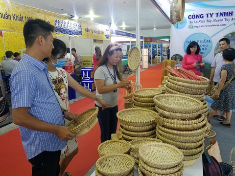 Hàng ngàn sản vật của 45 tỉnh thành ê hề trước mắt người Sài Gòn - Ảnh 10. Hàng ngàn sản vật của 45 tỉnh thành ê hề trước mắt người Sài Gòn - Ảnh 10.