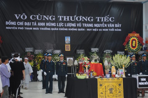 Đại tá anh hùng Nguyễn Văn Bảy về với đất mẹ Lai Vung - Ảnh 5. Đại tá anh hùng Nguyễn Văn Bảy về với đất mẹ Lai Vung - Ảnh 5.