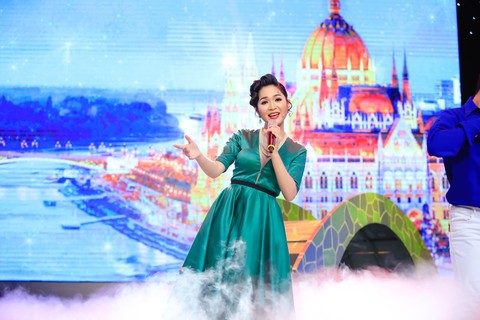 Duyên Quỳnh đăng quang Người kể chuyện tình - Ảnh 1. Duyên Quỳnh đăng quang Người kể chuyện tình - Ảnh 1.