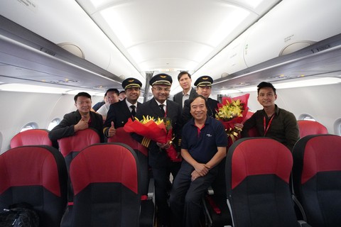 Vietjet nhận máy bay A321neo ACF 240 ghế đầu tiên trên thế giới - Ảnh 3. Vietjet nhận máy bay A321neo ACF 240 ghế đầu tiên trên thế giới - Ảnh 3.