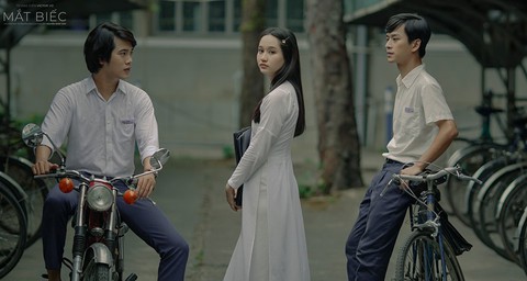 Mắt biếc lên phim: Xúc động nức nở hay chưa đủ chạm trái tim? - Ảnh 3. Mắt biếc lên phim: Xúc động nức nở hay chưa đủ chạm trái tim? - Ảnh 3.