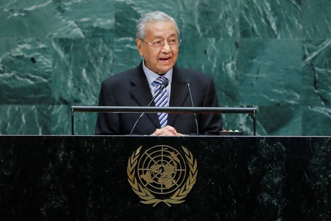 Thủ tướng Malaysia Mohamad Mahathir nộp đơn từ chức - Ảnh 1. Thủ tướng Malaysia Mohamad Mahathir nộp đơn từ chức - Ảnh 1.