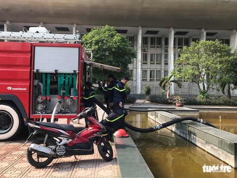 Cháy hội trường Cung văn hóa Việt Xô, sân khấu tan hoang trước show lớn - Ảnh 8. Cháy hội trường Cung văn hóa Việt Xô, sân khấu tan hoang trước show lớn - Ảnh 8.