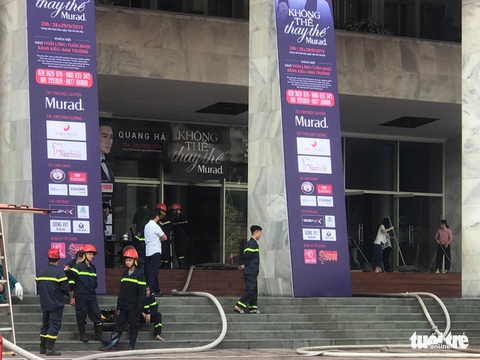 Cháy hội trường Cung văn hóa Việt Xô, sân khấu tan hoang trước show lớn - Ảnh 9. Cháy hội trường Cung văn hóa Việt Xô, sân khấu tan hoang trước show lớn - Ảnh 9.
