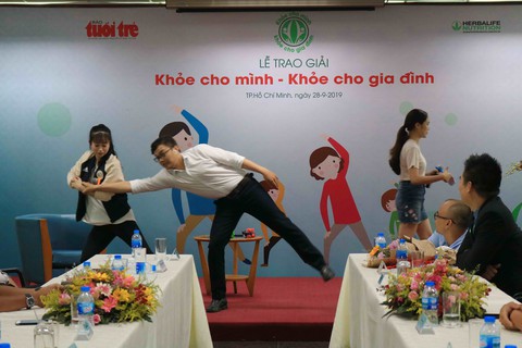 Lan tỏa thông điệp về một cuộc sống vui, tràn đầy năng lượng và hạnh phúc - Ảnh 4. Lan tỏa thông điệp về một cuộc sống vui, tràn đầy năng lượng và hạnh phúc - Ảnh 4.