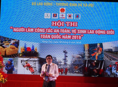 EVNNPC tham gia Hội thi Người làm công tác An toàn vệ sinh lao động giỏi 2019 - Ảnh 2. EVNNPC tham gia Hội thi Người làm công tác An toàn vệ sinh lao động giỏi 2019 - Ảnh 2.