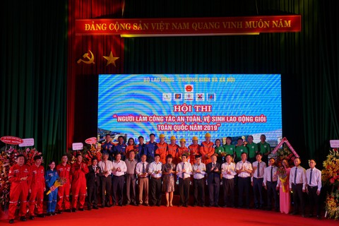 EVNNPC tham gia Hội thi Người làm công tác An toàn vệ sinh lao động giỏi 2019 - Ảnh 1. EVNNPC tham gia Hội thi Người làm công tác An toàn vệ sinh lao động giỏi 2019 - Ảnh 1.