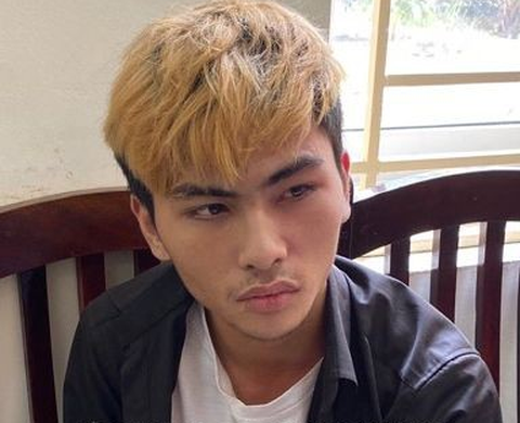 Nam thanh niên cứa cổ tài xế taxi Grab, định cướp tài sản nhưng không thành - Ảnh 1. Nam thanh niên cứa cổ tài xế taxi Grab, định cướp tài sản nhưng không thành - Ảnh 1.