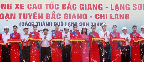 Thông xe đoạn Bắc Giang - Chi Lăng của đường cao tốc Bắc Giang - Lạng Sơn - Ảnh 1. Thông xe đoạn Bắc Giang - Chi Lăng của đường cao tốc Bắc Giang - Lạng Sơn - Ảnh 1.