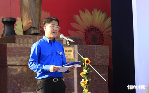 Tiểu Vy, Bình Minh rước đuốc phát động kỷ niệm ngày 3-2 - Ảnh 3. Tiểu Vy, Bình Minh rước đuốc phát động kỷ niệm ngày 3-2 - Ảnh 3.