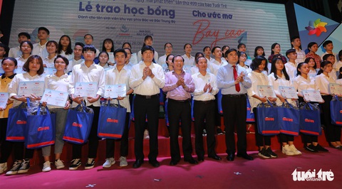 Tiếp sức đến trường chia sẻ khát vọng với tân sinh viên - Ảnh 9. Tiếp sức đến trường chia sẻ khát vọng với tân sinh viên - Ảnh 9.