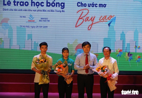 Tiếp sức đến trường chia sẻ khát vọng với tân sinh viên - Ảnh 4. Tiếp sức đến trường chia sẻ khát vọng với tân sinh viên - Ảnh 4.