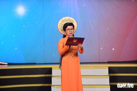 Chuông vàng vọng cổ 2019 vang tên Quách Thị Diễm Ngọc - Ảnh 8. Chuông vàng vọng cổ 2019 vang tên Quách Thị Diễm Ngọc - Ảnh 8.