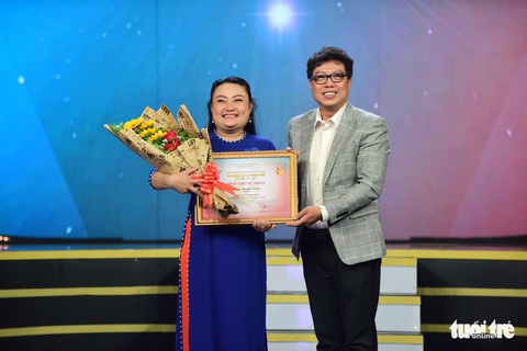 Chuông vàng vọng cổ 2019 vang tên Quách Thị Diễm Ngọc - Ảnh 10. Chuông vàng vọng cổ 2019 vang tên Quách Thị Diễm Ngọc - Ảnh 10.