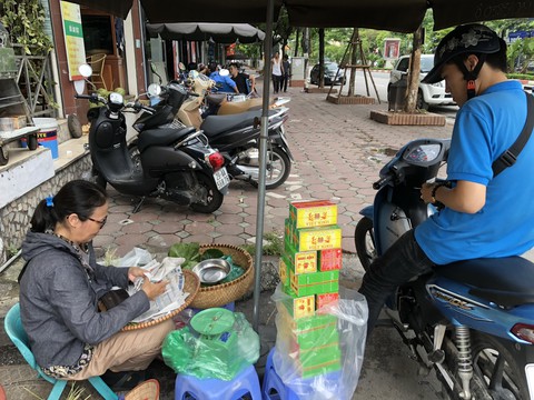 Vào thu, cốm làng Vòng nhộn nhịp đi Nhật, Mỹ… - Ảnh 1. Vào thu, cốm làng Vòng nhộn nhịp đi Nhật, Mỹ… - Ảnh 1.