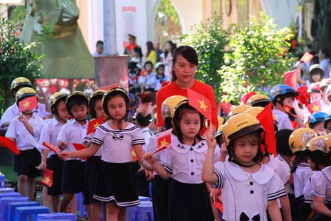 Lễ khai giảng 45 phút ở Đà Nẵng - Ảnh 1. Lễ khai giảng 45 phút ở Đà Nẵng - Ảnh 1.