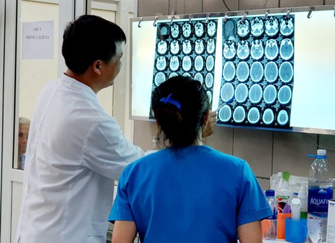 Lần đầu tiên ở Việt Nam có bệnh nhân xuất huyết não do... ngộ độc ma túy đá - Ảnh 1. Lần đầu tiên ở Việt Nam có bệnh nhân xuất huyết não do... ngộ độc ma túy đá - Ảnh 1.