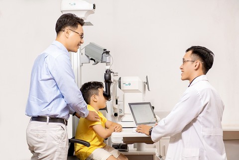 Mắt Việt và hành trình 30 năm chăm sóc thị lực - Ảnh 2. Mắt Việt và hành trình 30 năm chăm sóc thị lực - Ảnh 2.