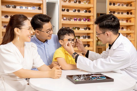 Mắt Việt và hành trình 30 năm chăm sóc thị lực - Ảnh 3. Mắt Việt và hành trình 30 năm chăm sóc thị lực - Ảnh 3.
