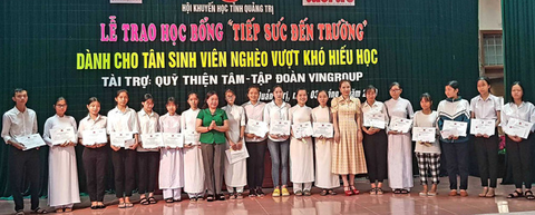 Thêm 52 suất học bổng cho tân sinh viên nghèo Quảng Trị - Ảnh 1. Thêm 52 suất học bổng cho tân sinh viên nghèo Quảng Trị - Ảnh 1.