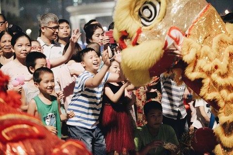 Tùng dinh dinh cắc tùng dinh dinh... Trung thu đến rồi - Ảnh 1. Tùng dinh dinh cắc tùng dinh dinh... Trung thu đến rồi - Ảnh 1.