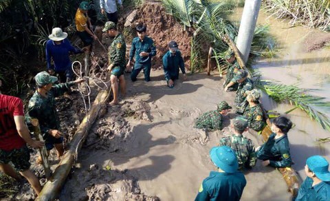 Triều cường uy hiếp huyện Cù Lao Dung - Ảnh 1. Triều cường uy hiếp huyện Cù Lao Dung - Ảnh 1.