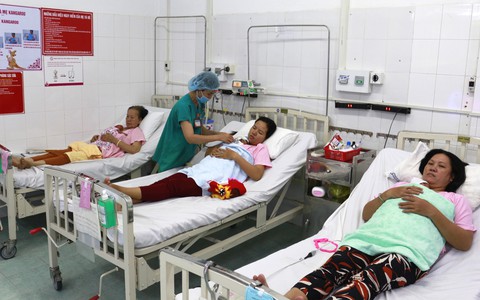 3 bé sơ sinh tam thai non tháng nay đã lên cân, thở tốt - Ảnh 1. 3 bé sơ sinh tam thai non tháng nay đã lên cân, thở tốt - Ảnh 1.