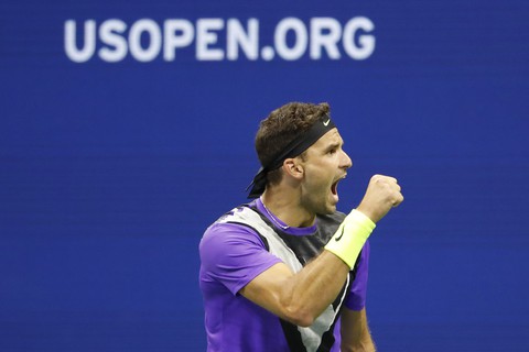 Thắng ngược ‘tàu tốc hành’, ‘tiểu Federer’ vào bán kết Mỹ mở rộng - Ảnh 2. Thắng ngược ‘tàu tốc hành’, ‘tiểu Federer’ vào bán kết Mỹ mở rộng - Ảnh 2.