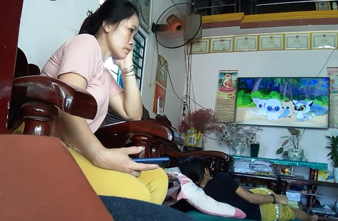 Làng biển buồn tan tác với những người vợ mòn mỏi ngóng chồng - Ảnh 4. Làng biển buồn tan tác với những người vợ mòn mỏi ngóng chồng - Ảnh 4.