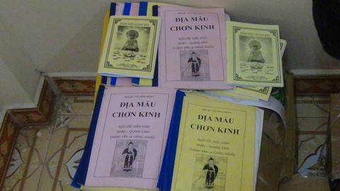 Mẹ Hường chữa bệnh bằng nước suối: phạt mẹ 25 triệu đồng - Ảnh 4. Mẹ Hường chữa bệnh bằng nước suối: phạt mẹ 25 triệu đồng - Ảnh 4.