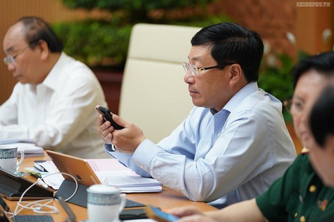 Thủ tướng Nguyễn Xuân Phúc nhắn tin ủng hộ người nghèo - Ảnh 3. Thủ tướng Nguyễn Xuân Phúc nhắn tin ủng hộ người nghèo - Ảnh 3.