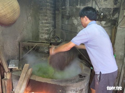 Xanh non ngọt ngào như cốm làng Vòng vào chính vụ - Ảnh 3. Xanh non ngọt ngào như cốm làng Vòng vào chính vụ - Ảnh 3.